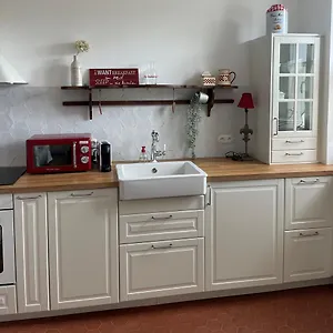 https://la-maison-du-bassin.fr-provencehotel.com